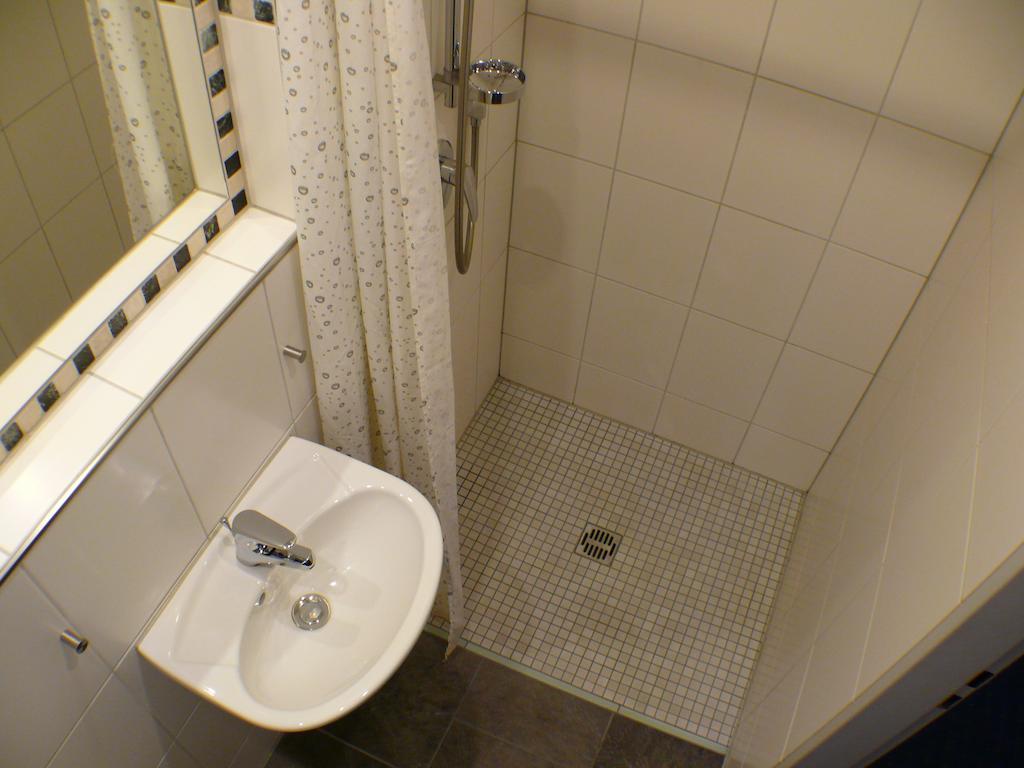 Hotel Garni Pension Ruth Mutterstadt Habitación foto